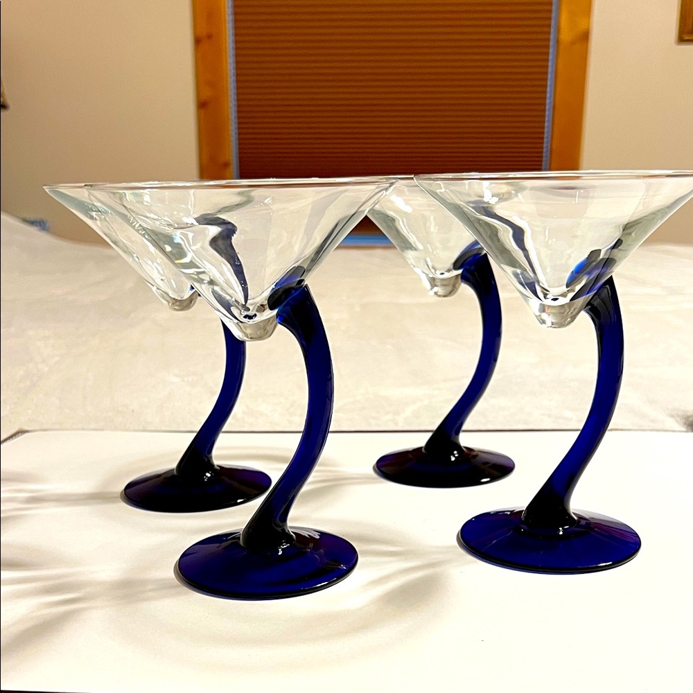 Vintage Post Modern Set of 4 Cobalt Blue Twisted Stem Martini Glasses. NWOT